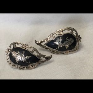 Neilloware Vintage Siam Earrings Screwbacks